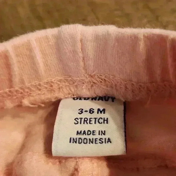 Old Navy Ruffled Bottom Leggings. Size 3-6 Months. NWOT - Picture 3 of 3